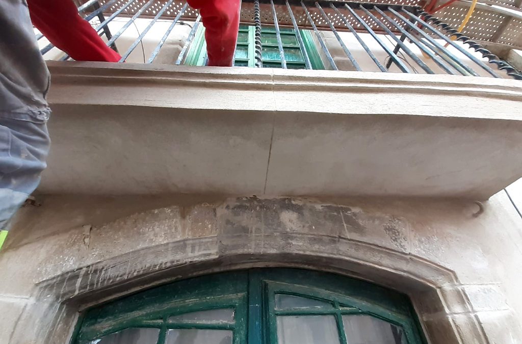 Recuperación de los balcones de la finca de Plaça Sant Just, 2