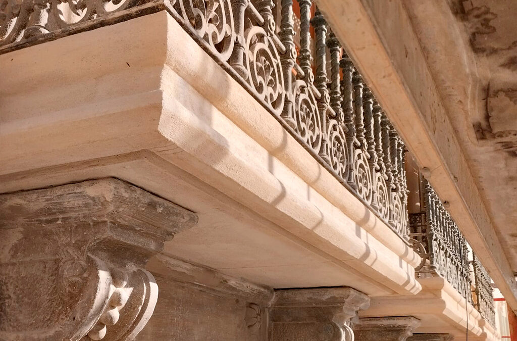 Proceso de recuperación de los balcones de piedra natural de Valencia, 209