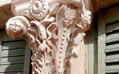Arte y precisión en la reconstrucción del un capitel de Rambla Cataluña 72